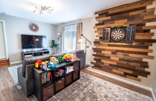 Serenity Falls - Stylish 4Bdr Mountain Retreat, Hot Tub, Pool - Foto 3