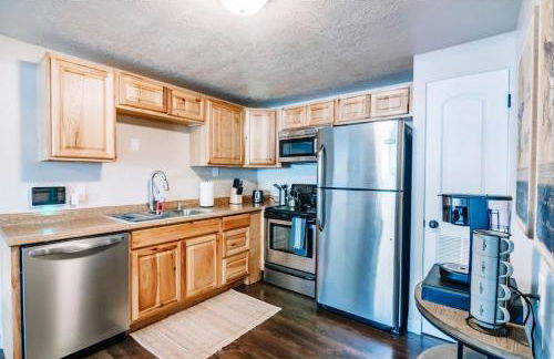 Unique DT UofU 2Bd and1Ba Duplex King Full Home - Foto 16