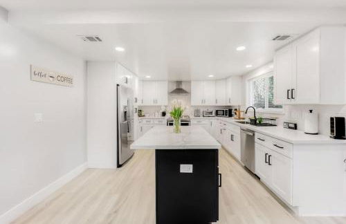 497-Upscale Family Home w AC & Patio near Meta & Stanford - Foto 24