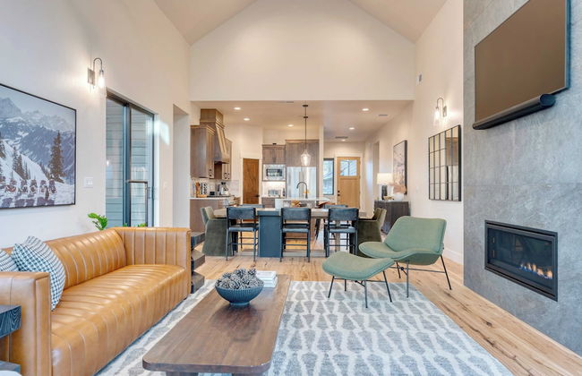 Grand Fir by Avantstay Hot Tub and Firepit - Foto 4