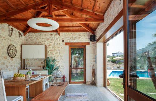 Saridakis Villa, Multi-Generational Escape & Pool, By ThinkVilla - Foto 7