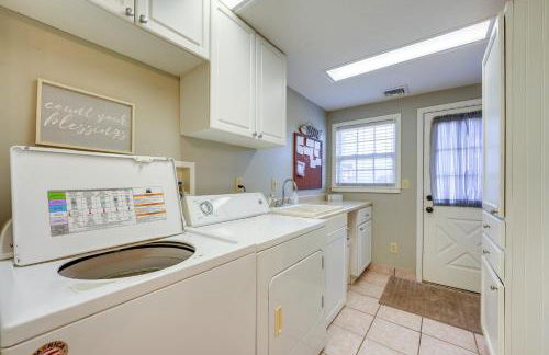 Cozy Table Rock Lake Boathouse with Pool Access - Foto 25