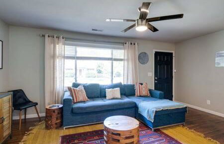 1-Story Home, Fenced Yard, Grill, Firepit, Parking, Sleeps 10, Pet-Friendly, Smart TVs, 10 Mins to Nissan Stadium & Five Points, Cozy Bedrooms, Outdoor Fun, Perfect for Families & Groups - Foto 7