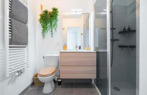 T2 Entre plage et centre ville-Terrasse/Parking - Foto 19