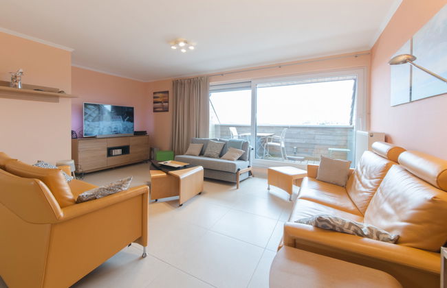 2 bedroom Apartment in Bredene - Photo 2