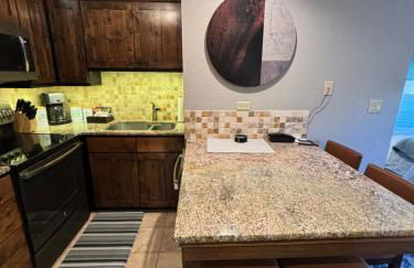 NEW! Marriott Slope View Ski in Ski out Luxury Studio Sleeps 4 Full kitchen, Amenities & Fee Parking - Foto 21