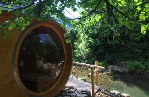 Chatka z sauną nad rzeką - Foto 2