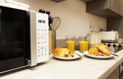 Modern Comfort Near Castle St with WiFi & Parking! - Foto 19