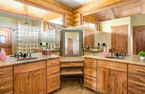 Ski and Ride Mountain Haus - Hot Tub, Fire Pit, Game Room & Deck - Foto 33