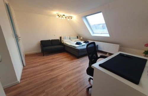 Gemütliche zentrale 1Zimmer-DG-Wohnung in Mühlacker - Foto 1