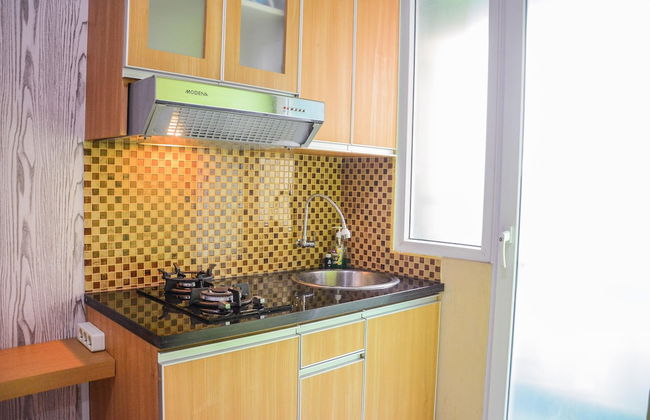 Stylish and Comfortable Studio Green Pramuka Apartment - Photo 10