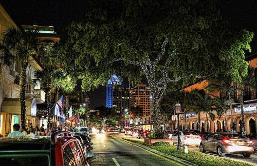 Palm Paradise-Seaside Home w Heated Saltwater Pool - Photo 28