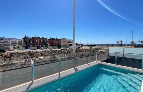 Astonishing beach and pool house - Foto 1