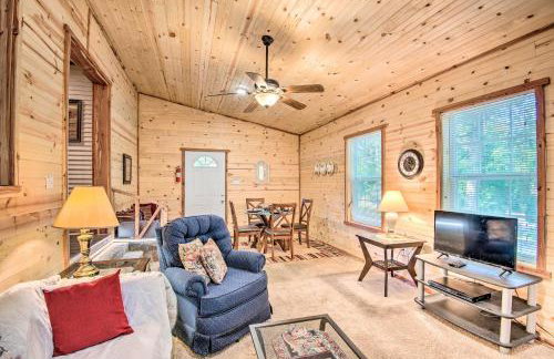 Updated Cabin with Porch, Mins to Cossatot River - Foto 6