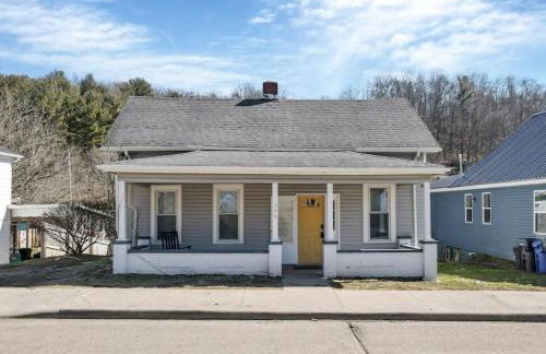 Nostalgic in Nelsonville - Photo 1