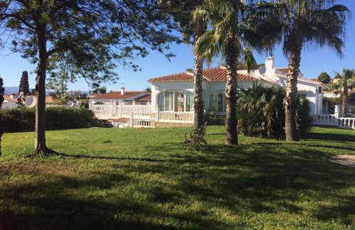 Villa with Private Pool and Gorgeous View - Photo 69