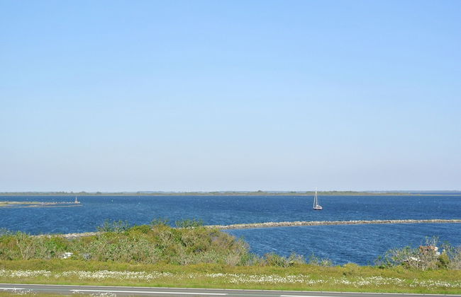 Chalet in Goedereede Near North Sea Beach - Photo 30