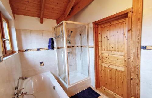 Gemütliches Blockhaus am Wald mit großem Garten - Foto 16