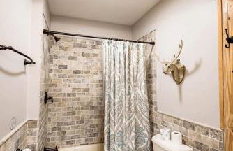 Luxurious Log Cabin with Game Room & Fireplace near Princeton in New Hope, Pennsylvania - Foto 64