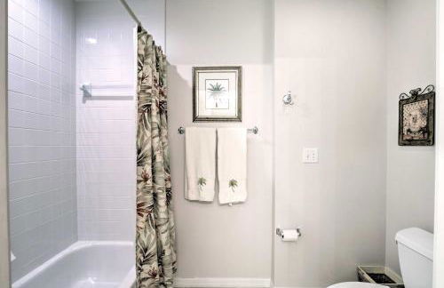 Waterfront Condo with Lanai and Views - Walk to Beach! - Photo 17