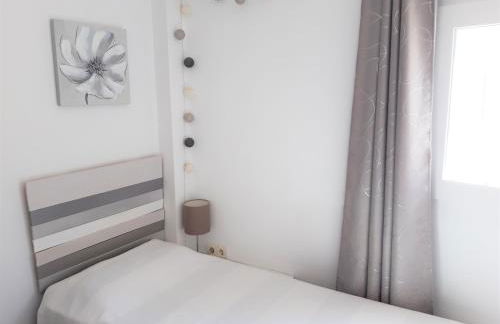 Ático centrico, 50m de la playa, vista al mar y al Peñon, gran terraza, parking, wifi fibra - Photo 30