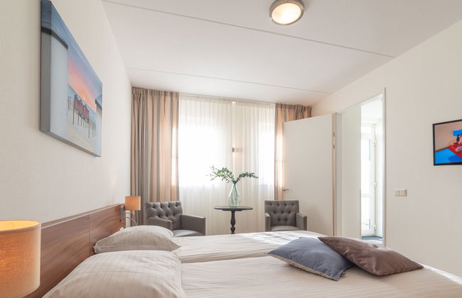 4 bedroom House in Colijnsplaat with garden and terrace - Photo 3