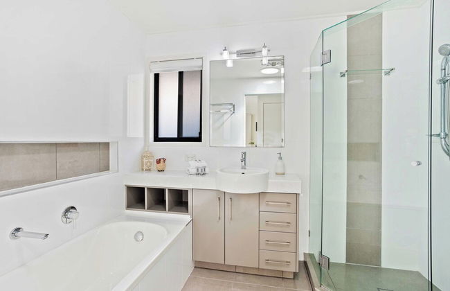 Relax at Riviera - Photo 10