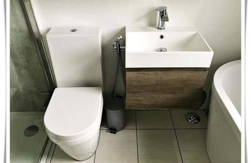 Spacious and modern 2 bedroom flat near the City Centre - Foto 23