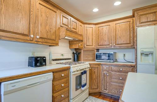 4 Mi to the Amish Village Spacious Home with Deck! - Foto 7