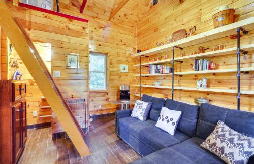 Cozy Upstate New York Getaway with Fire Pit! - Foto 10