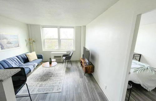 Sleepover Downtown Cincinnati 1BD 1BA Apartments - Photo 26