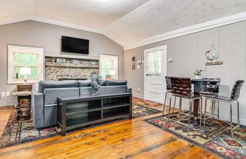 Hot Tub and Deck Cabin Hideaway in Brown County - Foto 8