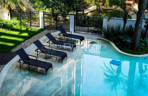 306 Bl 03 - WaldGarten Bombinhas - 50 m do Mar e Frente Avenida - Condomínio de Alto Padrão - Piscina - Academia - Salão de jogos - Foto 1