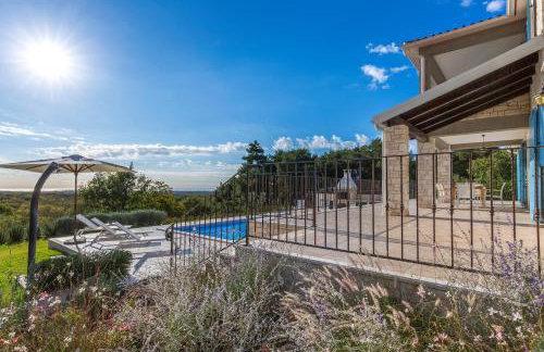 Villa Sterpazzi near Poreč with heated private pool, sea view, jacuzzi and sauna - Foto 41
