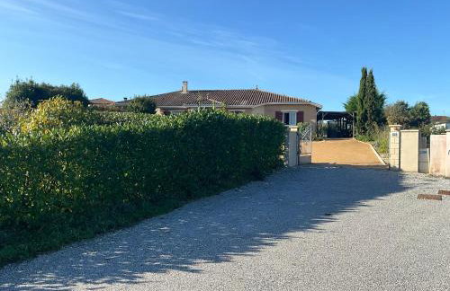 Charmant T2, Cl 3 étoiles, 4 Lits, 4 personnes et 1enfant, parking et terrasse - Foto 17