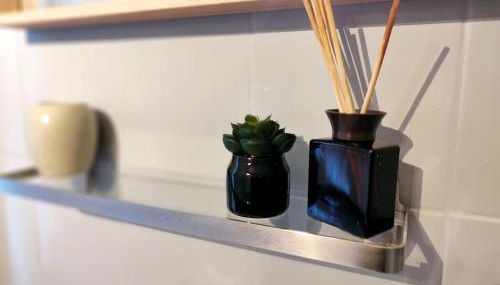 Cosy studio, proche HEC et gare - Foto 2