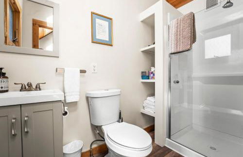 Historic Home and Cottage with Seaport View - Foto 43