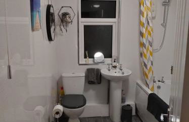 Salisbury - New 3br home, wifi, parking, sleeps 6, near Liverpool city centre - Foto 52