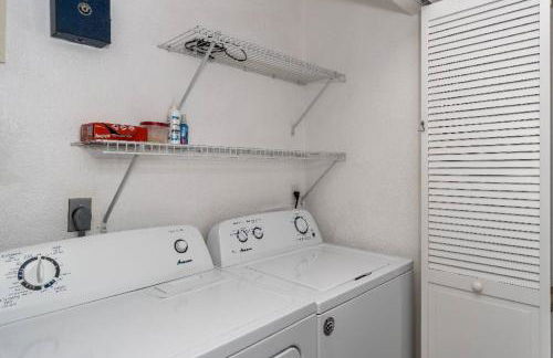 "Canal Dreams" 3 BR2 BA pool home on the canal - Foto 72