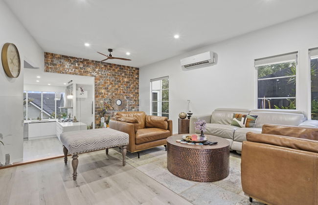 High-end Modern Villa Spa Pool & Views - Photo 22