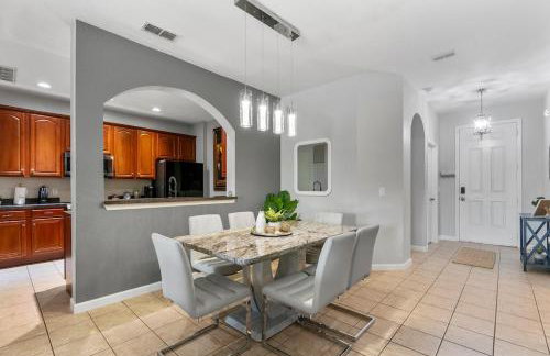 New! 6BR Home Close to Disney World! Private Pool! - Foto 24