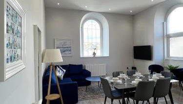 Welsh Getaway Apartment - Town Centre - Photo 4