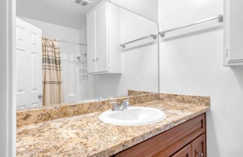 Woodland Hills 2BR w Pool Gym nr Warner Center LAX-699 - Foto 16