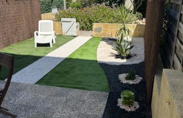 Appartement T2 avec son rez de jardin de 40 m2 5 couchages 250m de la plage et 15km de l'Arena - Foto 1