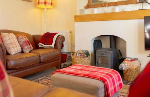 Jasmine Cottage - 2 Bedroom in Heart of Bourton! - Photo 50