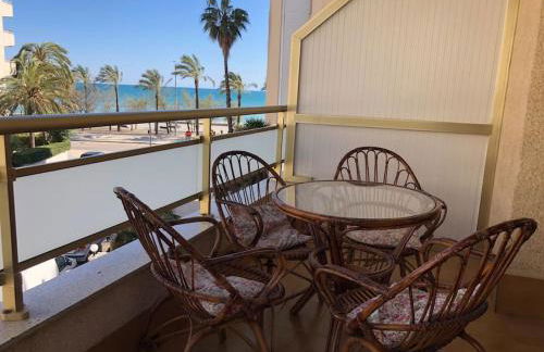 Pis a tocar de la platja amb wifi i parking inclòs - Photo 1