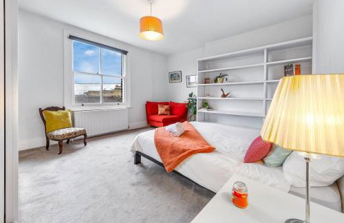 Lovely Split level 2 bedroom flat in NW London - Foto 9