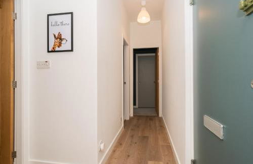 2BD Loft Style Apt - Edinburgh - Free Parking - Pass the Keys - Foto 36