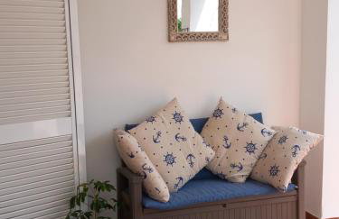2 bedroom, Sea Front Complex w Pool and private garden - Foto 11