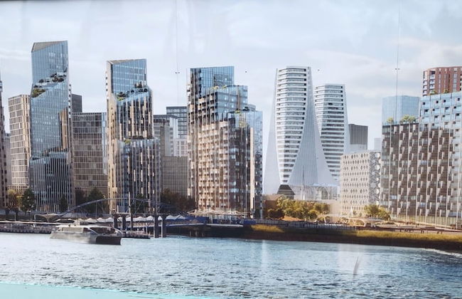 Stunning 1-bed Apartment in London With River View - Photo 1